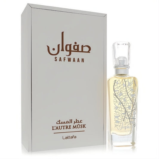 Captivating Lattafa Safwaan L'autre Musk unisex EDP. Clear bottle with unique silver leaf design, elegant white box.