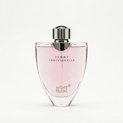Perfume Bottle — Studio - Clean | Generated by Modelize