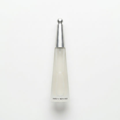 Perfume bottle — Flat Lay - Front | Generated by Modelize